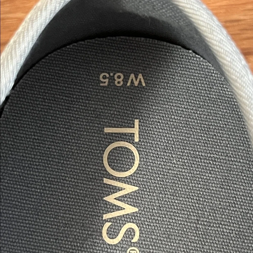 TOMS Women's Black and Silver Patterned Flats